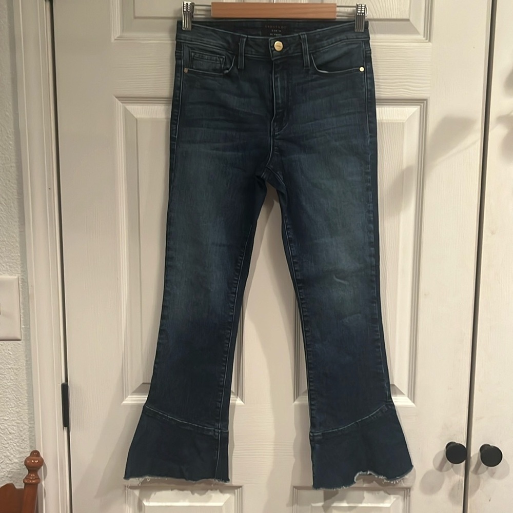 Sanctuary brand size 27/4 connector kick crop jeans. Standard rise.